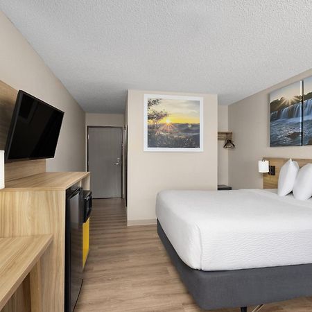 Days Inn By Wyndham Carthage Exterior foto