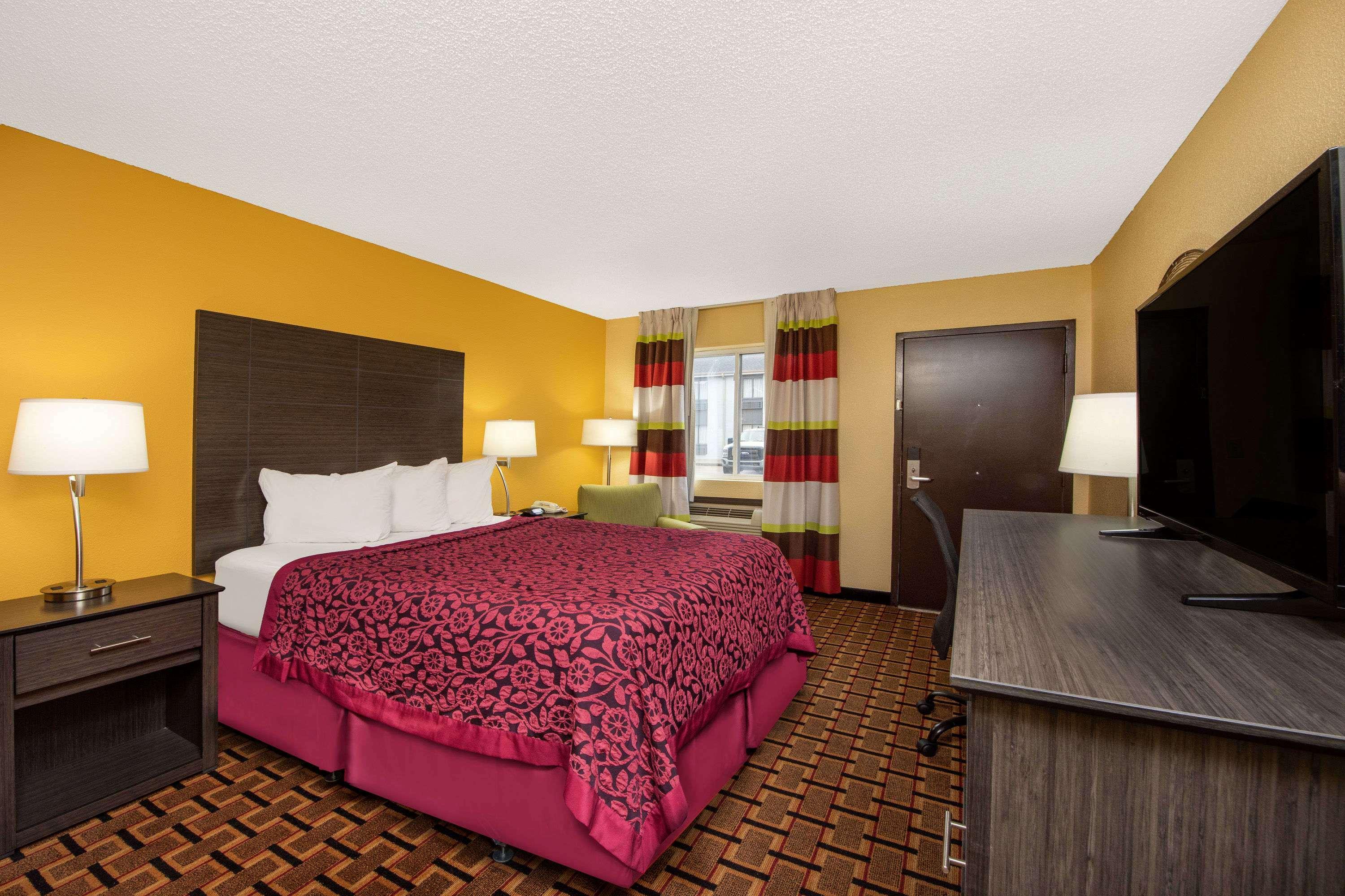 Days Inn By Wyndham Carthage Exterior foto