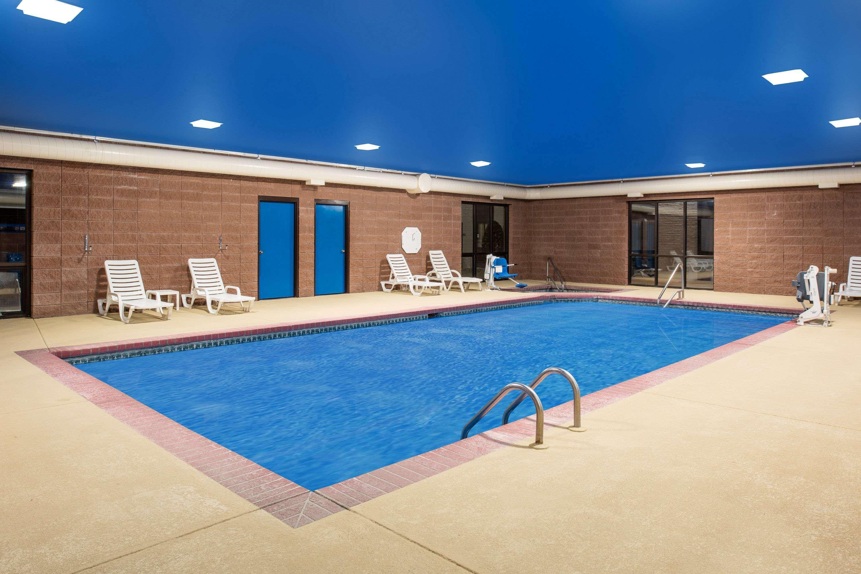 Days Inn By Wyndham Carthage Exterior foto