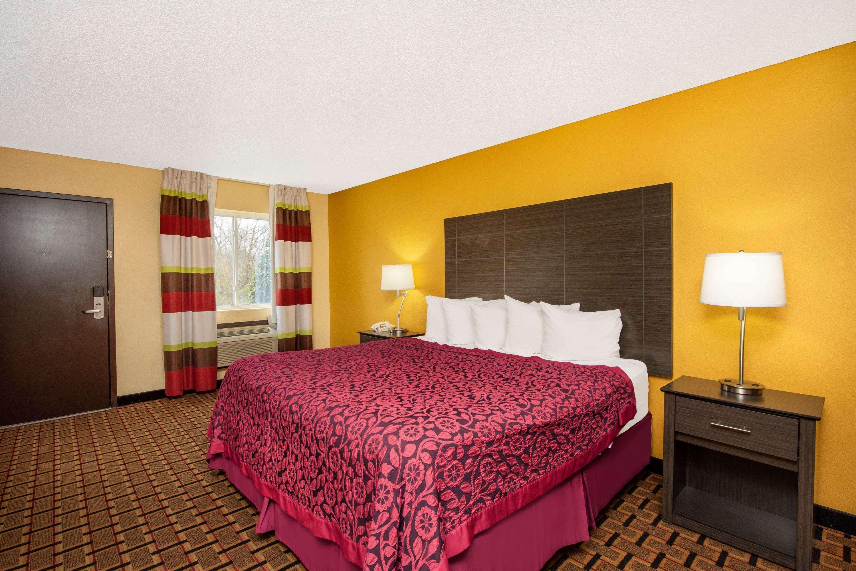Days Inn By Wyndham Carthage Exterior foto