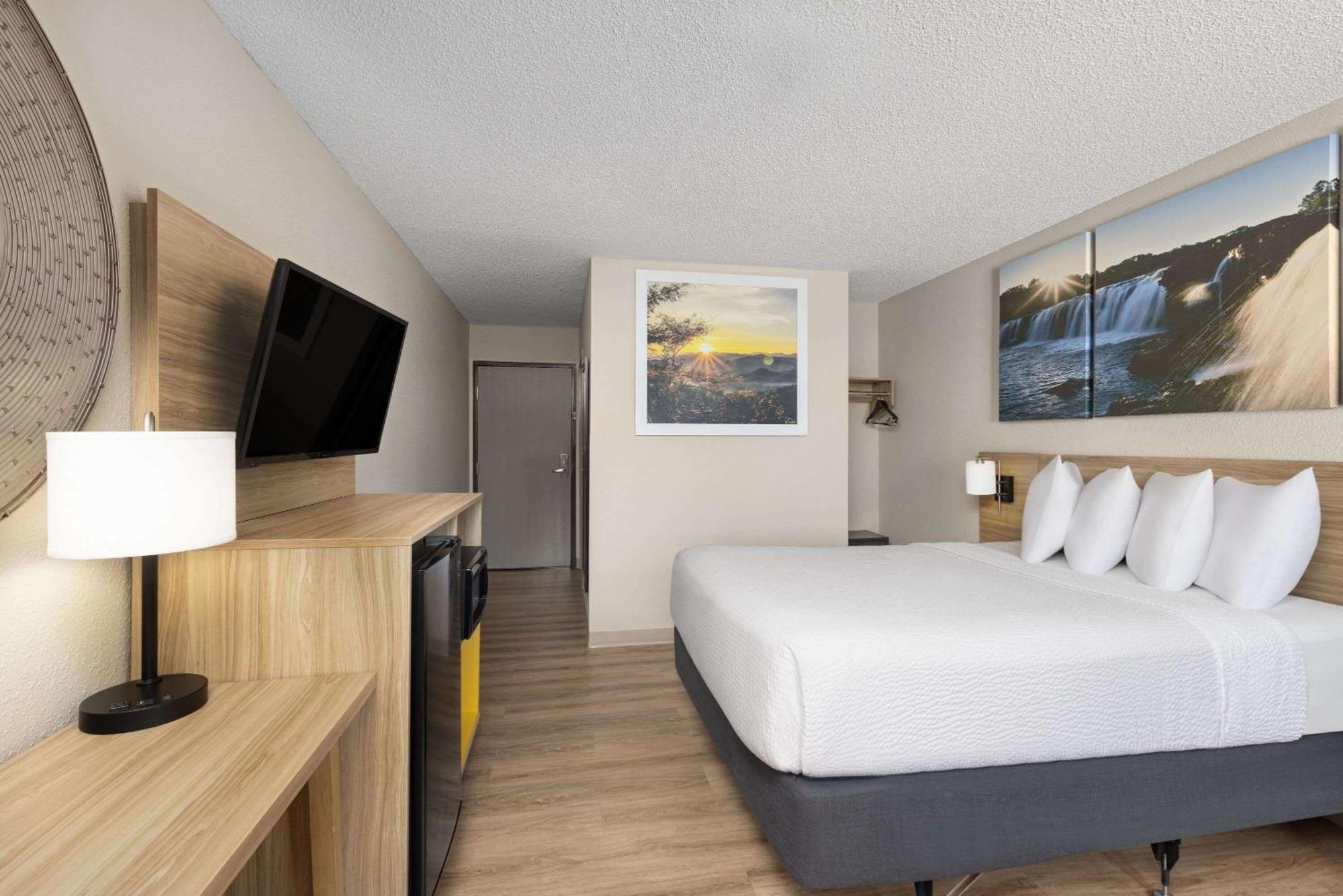 Days Inn By Wyndham Carthage Exterior foto